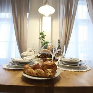 https://vintage-apartment-at-budapest.inbudapesthotels.com