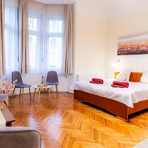 apartment-charles.inbudapesthotels.com/