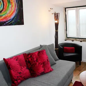 5-star-apartment-in-historic-district-walk-2-alfama.hotels-lisbon-portugal.com/