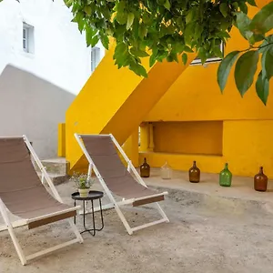 bright-spacious-with-orange-tree-patio-by-timecooler.hotels-lisbon-portugal.com/
