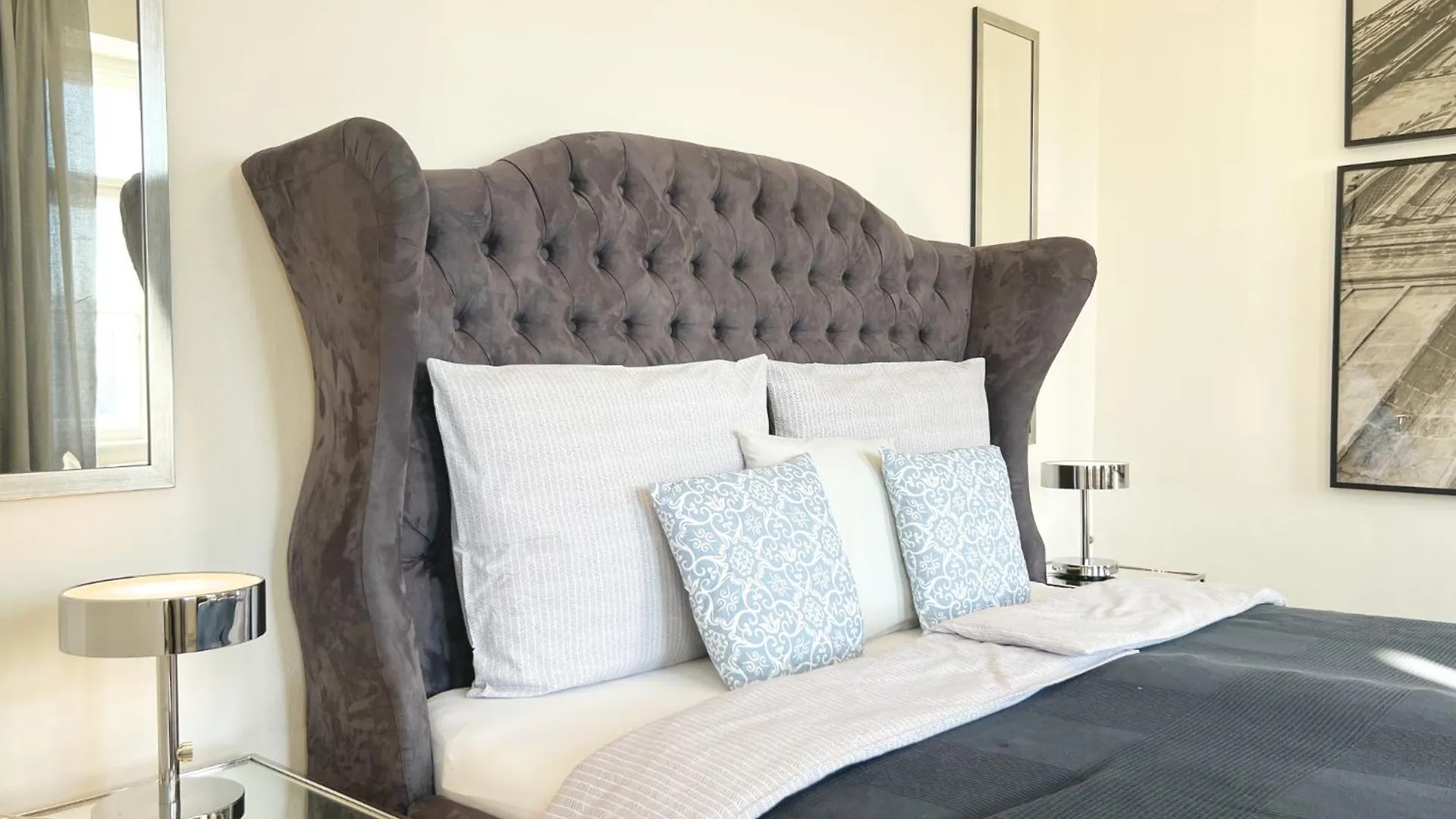 Residence Charles Bridge Praag 0*,